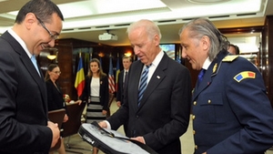 Ce IRONIE fina a avut Joe Biden in momentul in care l-a intalnit pe Ilie Nastase: "Daca imi las si eu parul lung..."
