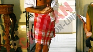 Radu Valcan, sexy, transpirat si dezbracat intr-o baie turceasca!