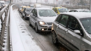 Aglomeraţie pe DN 1, pe Valea Prahovei, multi turisti mergand la munte pentru weekend
