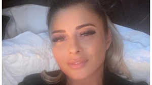 Anamaria Prodan a chemat de urgență ambulanța. Sexy impresara nu se simte deloc bine după ce a fost confirmată cu Covid-19