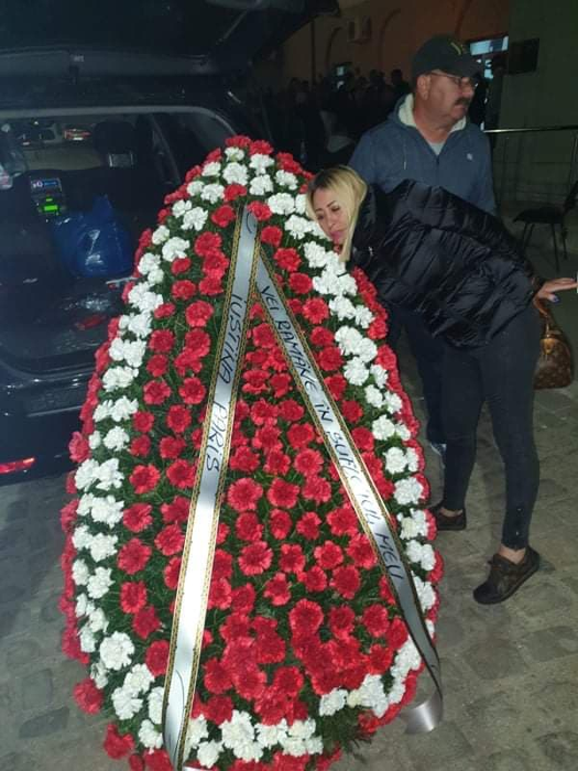 Iustina, iubita din Austria, i-a îmbogățit pe lăutarii de la căpătâiul lui Maharu! Câți bani le-a dat + A intrat cu o coroană uriașă