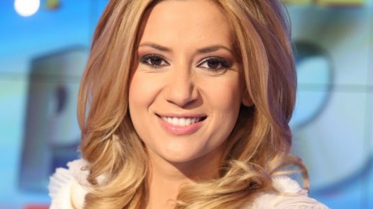 Nici n-ai crede că abia a născut! Iată cum arată AMALIA ENACHE la doar o lună de când a devenit mămică