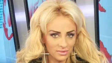 Cum arata Dacia avariata de masina de lux a Sanzianei Buruiana! Victima: Ma bucur ca am scapat cu viata din acest accident