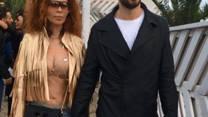  ”Regina nopţii” din Bucureşti şi-a scos poneiul la mare! Cu cine l-a schimbat ”Mama Gaia” pe soţul Mădălinei Ghenea