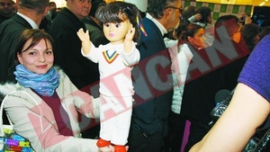 Nadia Comaneci si-a lansat "papusa geamana"