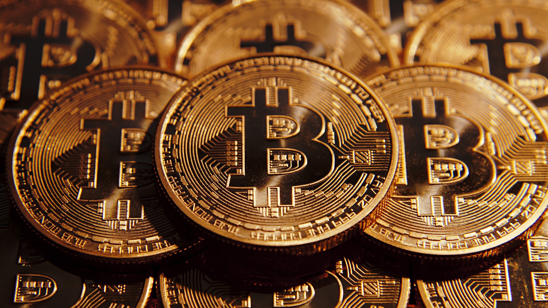 Cel mai misterios personaj al deceniului, deconspirat! Politia a luat cu asalt locuinta parintelui monedei virtuale “Bitcoin”