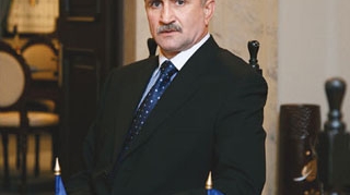 Serban Ionescu este tintuit la pat de o boala grea! "Am borrelia! O capusa mi-a afectat tot sistemul imunitar! Nu imi mai simt bratele si merg ca un cal impiedicat!"