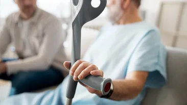 Îngrijitor român, lovitură ca în filme în Austria. A furat lingouri de aur de la bătrânul pe care îl îngrijea