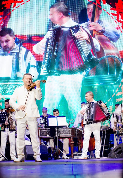 Ce a pățit Andra Măruță în timpul ultimului concert, de la Craiova! Ce au făcut spectatorii din primul rând
