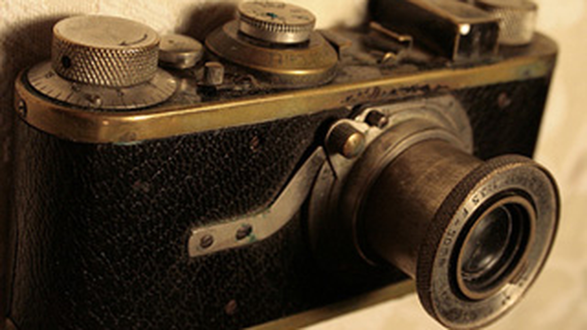 Un aparat de fotografiat Leica, vandut la licitatie cu pretul record de 2,16 milioane de euro