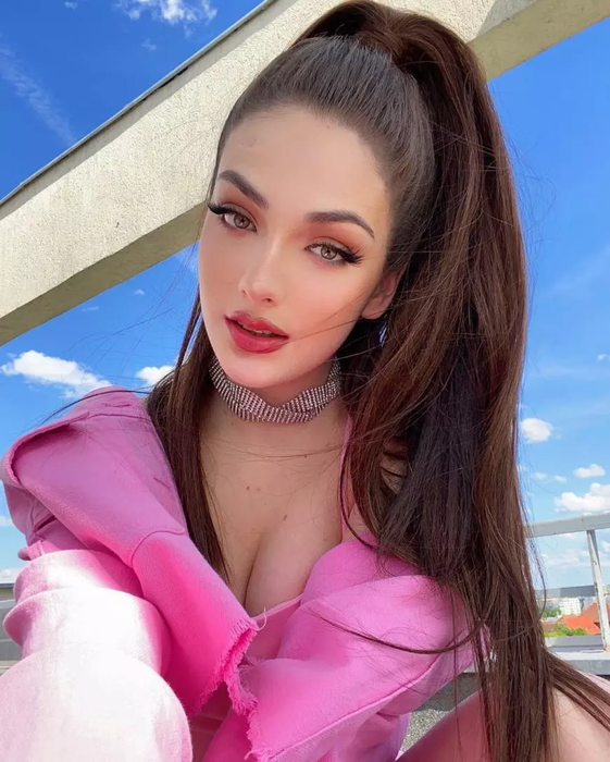 Andreea Bostănică, prima reacție la adresa zvonurilor grave de pe TikTok! Cum s-a filmat în plin Dubai