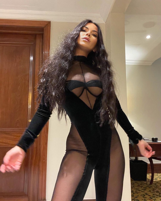 Inna, apariţie provocatoare la ultimul său concert. Artista i-a lăsat pe fani fără cuvinte!