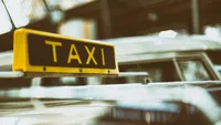 O femeie din Focșani a născut într-o stație de taxi, pentru că niciun șofer nu a vrut să o ducă la spital!