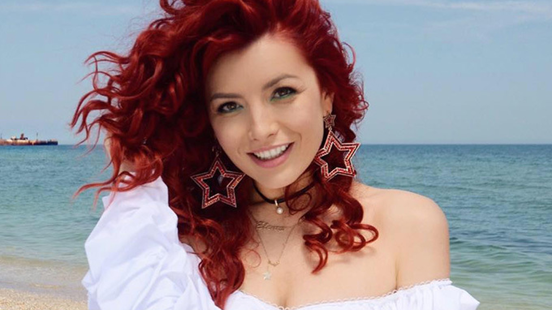 ELENA GHEORGHE a apărut aşa la plajă, iar toate privirile au fost îndreptate spre ea: ”Ce costum de baie ai!”