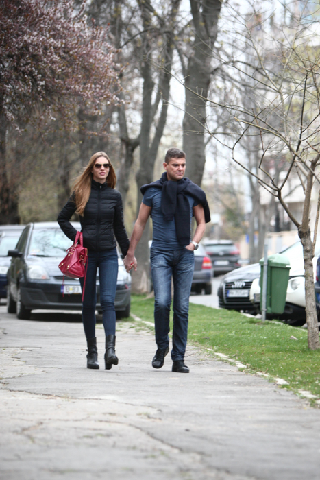 Cristi Boureanu s-a plimbat cu Laura Dincă în parcul Herăstrău.