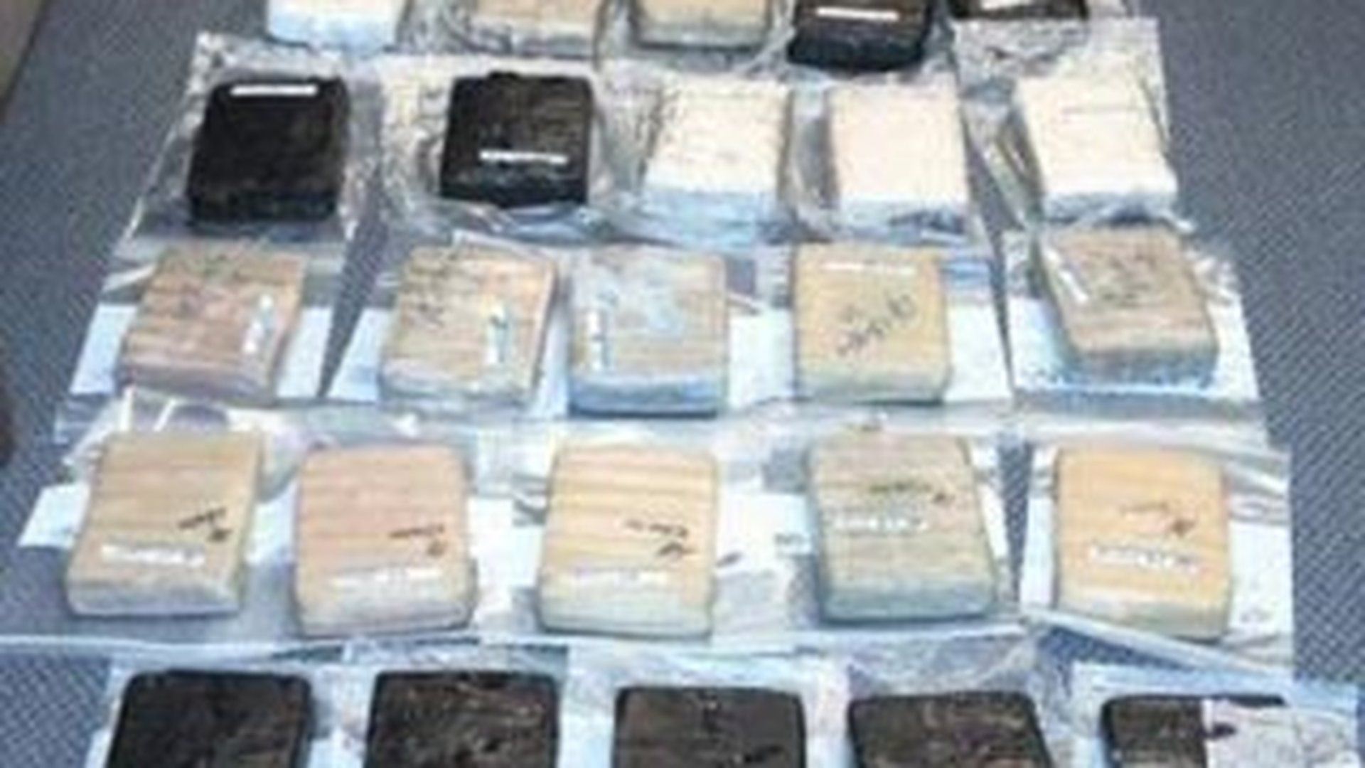 Aproape 4 tone de cocaina braziliana a fost confiscata de autoritatile romane!