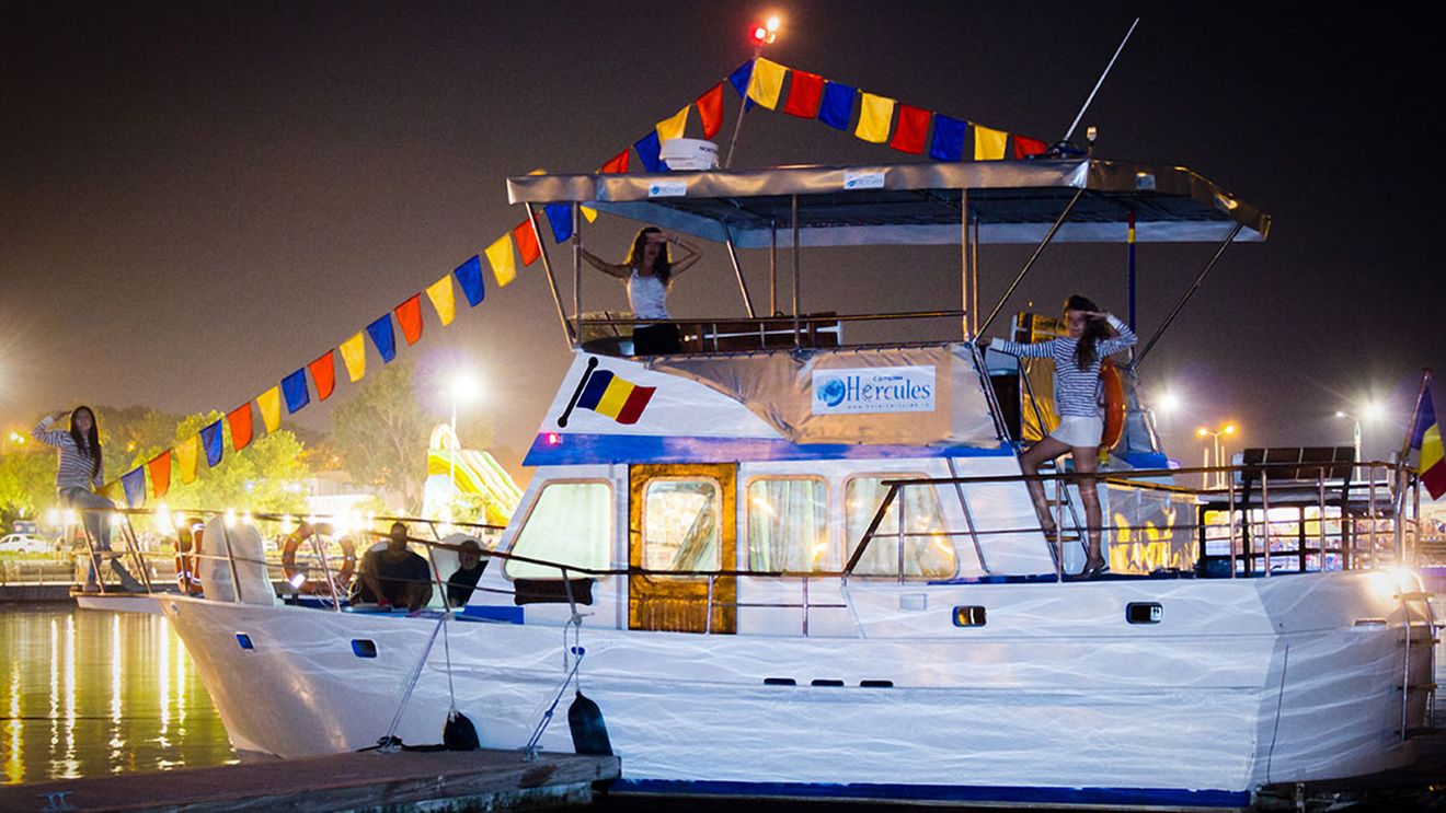 Cât costă o plimbare cu vaporașul la mare de Ziua Marinei! Turiștii au la dispoziție mai multe opțiuni
