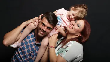 Familia Oanei Roman şi a lui Marius Elisei s-a mărit! Fiica celor doi e cucerită de noul membru: ”Isa îl prezintă pe...”