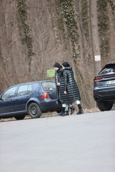 Cristi Borcea și Valentina Pelinel au ieșit la plimbare, în pădure, la Băneasa (Foto: CANCAN.RO)