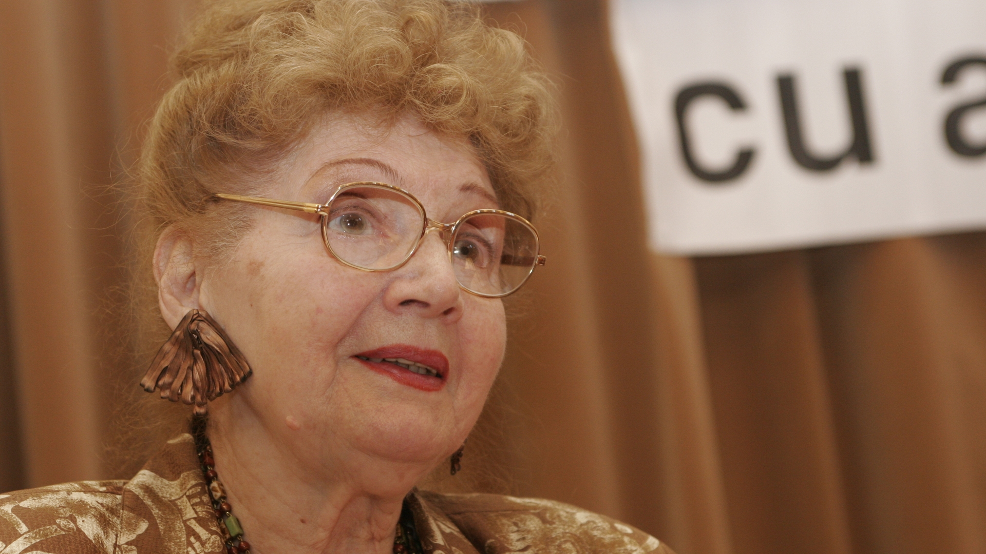 A murit Carmen Stănescu!