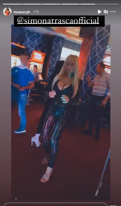 Anuryh și Simona Trașcă au făcut show într-un cazino și au fost răsplătite de clienți instant! Câți bani li s-au băgat în sutien | FOTO