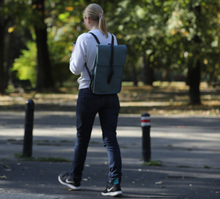 Ieva Govadaite, soţia boss-ului PRO TV, la o plimbare relaxantă în parc