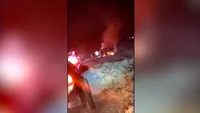 Accident tragic! Șapte copii și doi adulți au decedat în urma unui impact puternic. Mașina a fost mistuită de flăcări