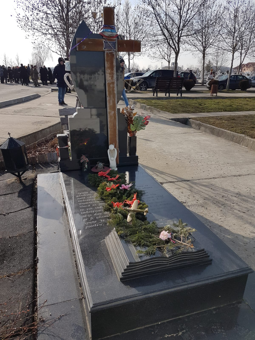 Mormântul Aurei Ion, la șase ani de la tragedia din Apuseni