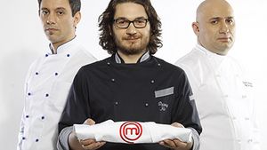 A incercat să impresioneze juriul Masterchef cu...un dans la cratiţă! Crezi a primit sorţul?
