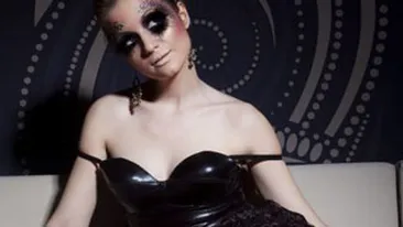 Iulia Mladin, machiata excentric de make-up artistul Alex Radulescu! Este un  machiaj de  diva!