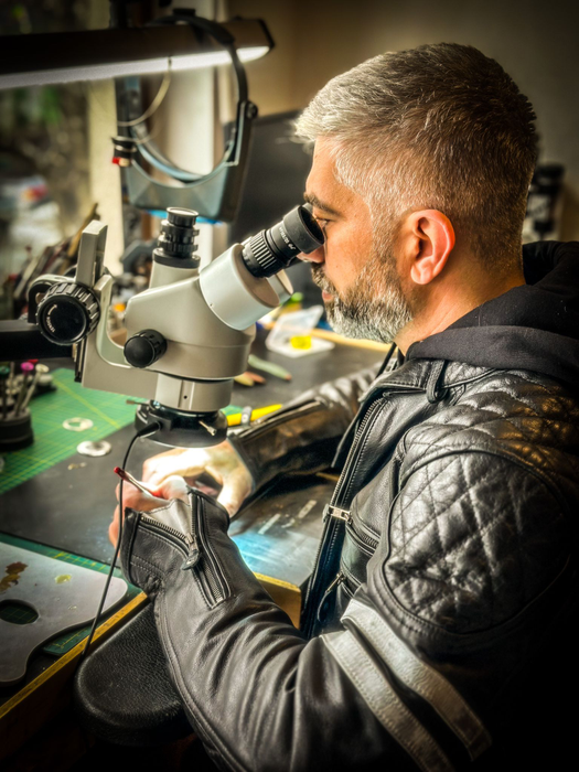 Augustin Matei s-a impus pe piața autohtonă, dar și internațională datorită ceasurilor personalizate pe care le creează foto: arhivă personală