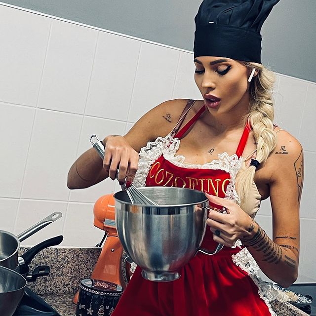 Lena Enache, reacție furioasă după ce "concurența" i-ar fi "copiat" produsele/ Sursă foto: Instagram.com