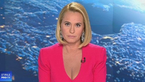 Să vezi și să nu crezi! Ce înălțime are Andreea Esca de la Pro TV - se numără printre cele mai scunde vedete de la noi