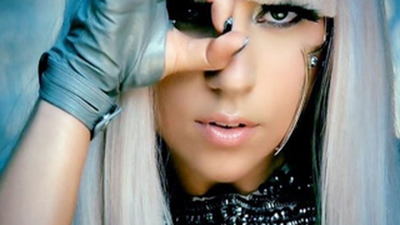 Inna o imita pe Lady Gaga! Vezi gestul facut de cele doua artiste!