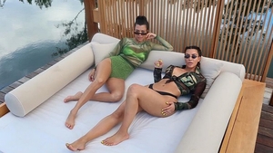 Kourtney Kardashian a pozat nud la 39 de ani. Avem imaginile fierbinți