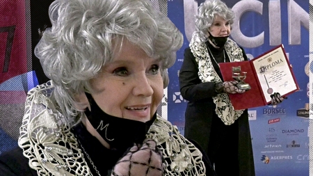 Margareta Pâslaru, apariție impecabilă la Gala UCIN. Ce mare cerință a avut artista, la panoul unde a fost fotografiată