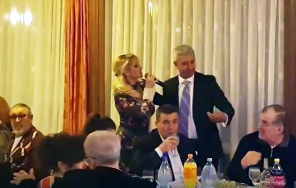 Dan Diaconescu a dat o petrecere de zile mari la ieşirea din închisoare