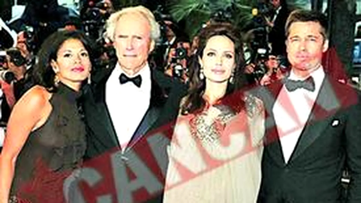 Angelina s-a sarutat cu sotia lui Clint Eastwood