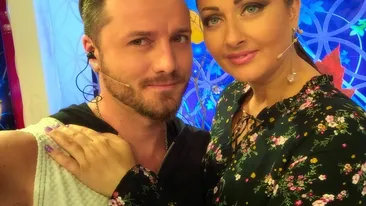 GABRIELA CRISTEA are pofte de graviduţă? Le-a arătat tuturor asta după ce s-a aflat că ar fi însărcinată cu gemeni