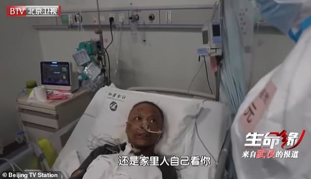 Doi medici infectați cu COVID-19 s-au trezit cu pielea neagră. Cum a fost acest lucru posibil. Foto incredibil