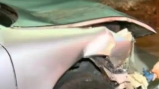 Vezi cum reactioneaza cocalarii dupa ce au provocat un accident in timpul unei curse ilegale de masini! Au agresat un cameraman Pro TV