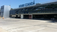 Un incendiu a izbucnit pe Aeroportul Otopeni! O femeie a fost transportată la spital. Informații de ultimă oră