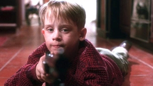 Nu o sa-ti vina sa crezi cum arata acum actorul din “Singur acasa”. Macaulay Culkin si-a luat prietenii si au “pus-o” de un selfie