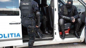 VIDEO Perchezitii la un director OTV si la alte 26 de persoane suspectate de proxenetism