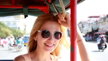 Primele imagini din vacanţa exotică a Danei Rogoz în Cambodgia! Citeşte aici primele impresii ale actriţei!