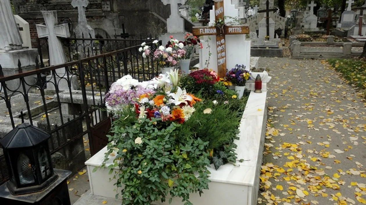Scene emotionante filmate in cimitir! Ce se intampla la mormantul lui Florian Pitis, la sapte ani dupa moartea cantaretului!