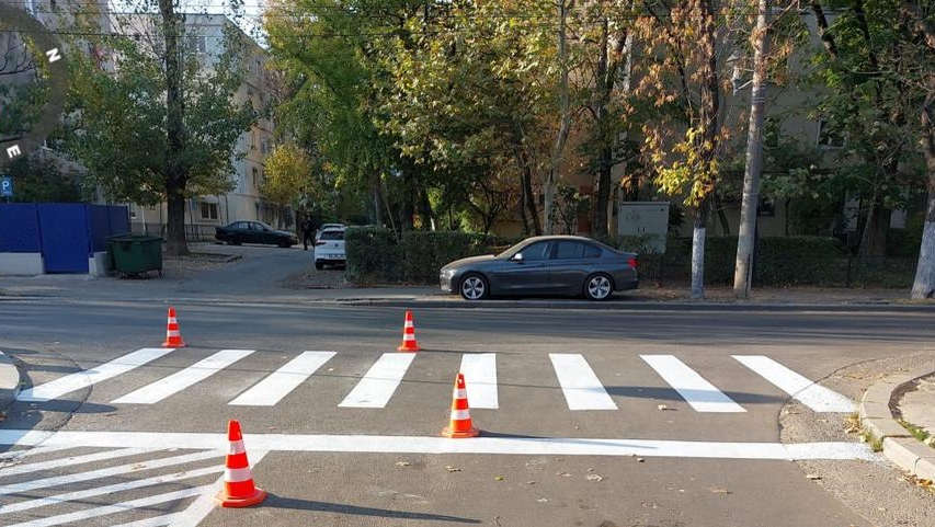 COMUNICAT DE PRESĂ. Dezvoltăm și ordonăm rețeaua străzilor secundare din Sectorul 4. Primăria Sectorului 4 creează sute de noi locuri de parcare și amenajează sensuri unice pentru fluidizarea circulației