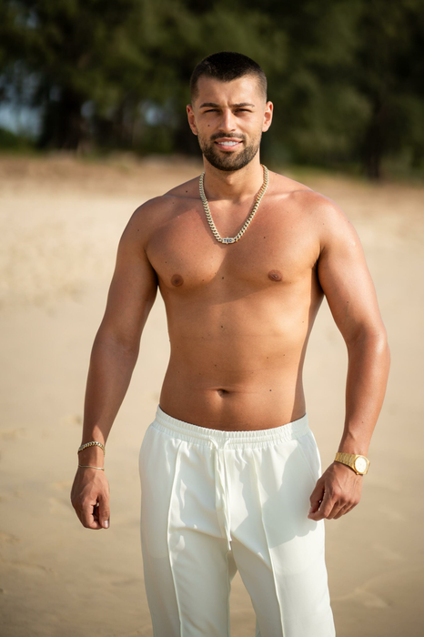 Andrei Lemnaru l-a amenințat pe Teo după ce a văzut scena intimă dintre el și Ella Vișan la Insula Iubirii: ”Îl joc în picioare!”