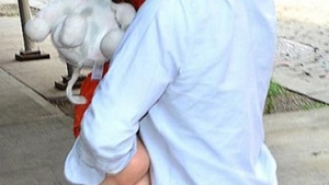 Tom Cruise si-a revazut pentru prima oara fetita de la divortul de Katie Holmes! Uite ce haos a iesit!