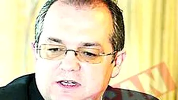 Guvernul taie din sporurile sefilor